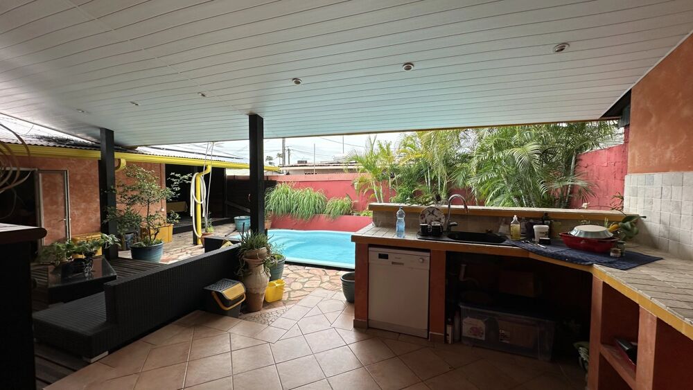 VOTRE MAISON T3 AVEC PISCINE PROCHE DE TOUTES LES COMMODITÉS