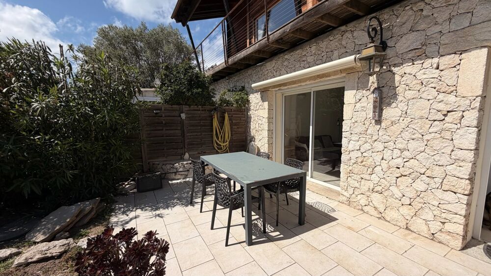 Vente Appartement EXCLUSIVITÉ – APPARTEMENT EN REZ-DE-CHAUSSÉE AVEC JARDIN ET GARA Porto-vecchio