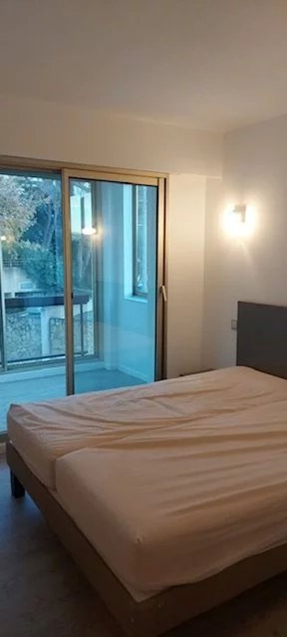 Location Appartement Magnifique trois/quatre pièces avec piscine, terrasse, parking a Mougins