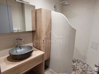  Appartement à louer 2 pièces 75 m²