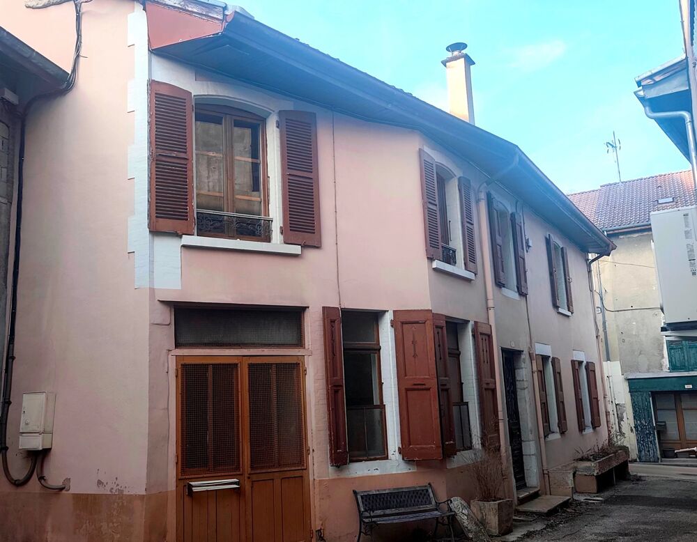Maison 13 pièces 322 m² · à Saint-Geoire-en-Valdaine · 322 m² · 125 000 €