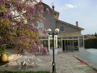  Maison � vendre 8 pi�ces 305 m�