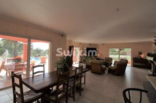  Villa à vendre 7 pièces 252 m²