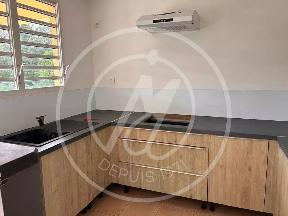? À vente - Maisons Jumelées  deux T3 à Gosier