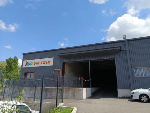   LOCAL D'ACTIVITE - ATELIER à Louer à Bourgoin Jallieu 