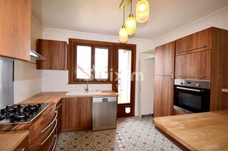  Appartement à louer 5 pièces 101 m²