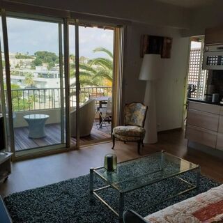 Location Appartement 2 pièces avec terrasse de 15m2 et garage Antibes