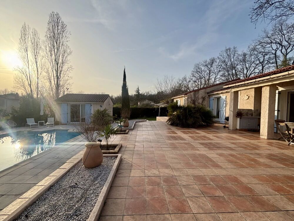 VILLA 5 chambres PLAIN-PIED AVEC PISCINE ET DÉPENDANCE DE 130 M²