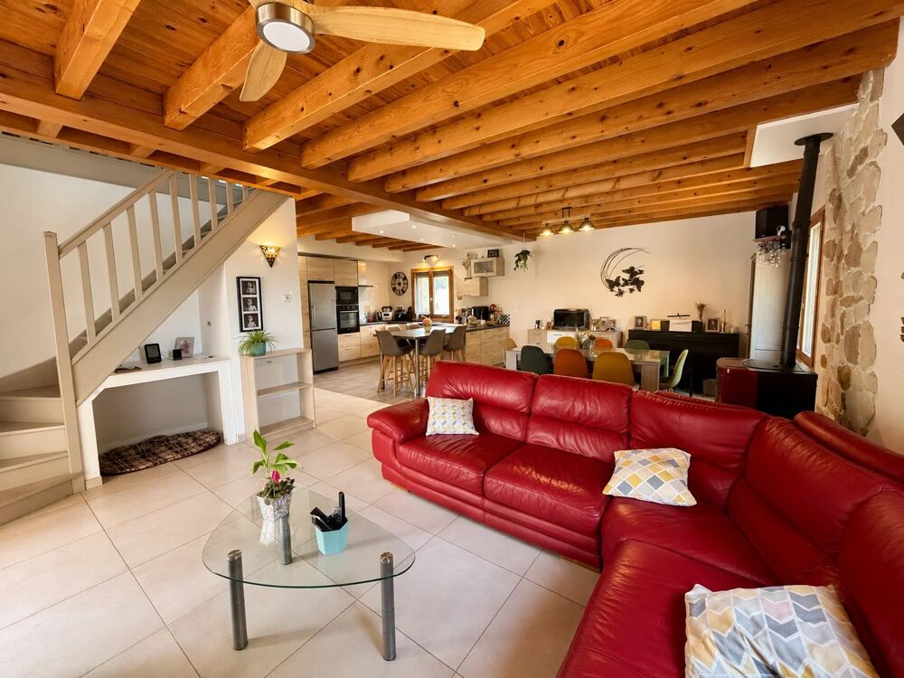 EXCLUSIVITÉ - VILLA FAMILIALE AVEC GRAND TERRAIN