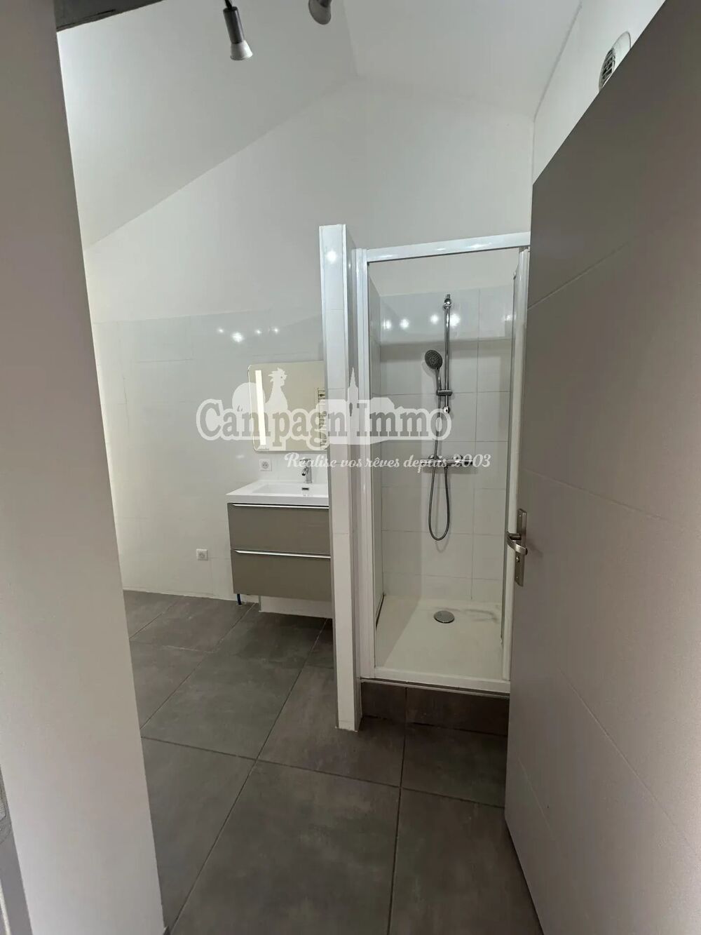 Location Appartement APPARTEMENT T2 AVEC ASCENSEUR Tarare