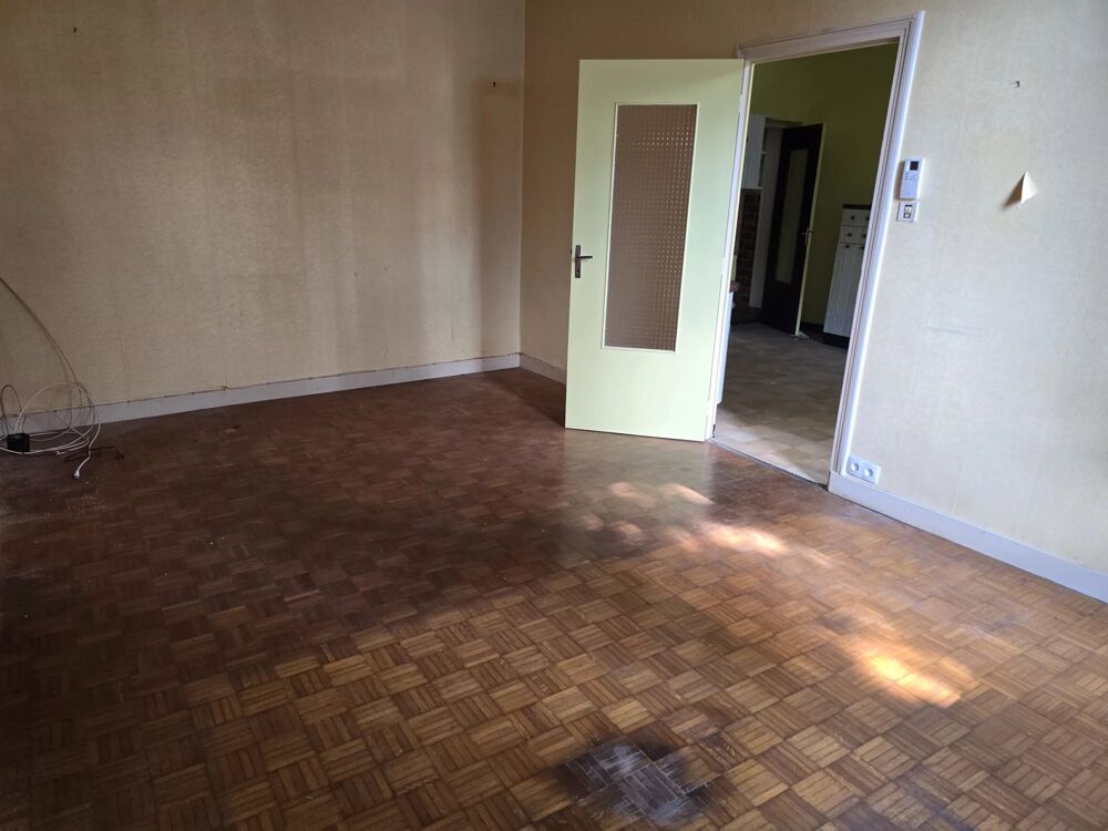MAISON DE BOURG LUMINEUSE DANS SECTEUR TRES CALME