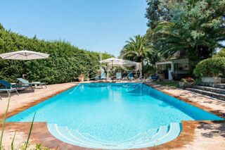  Maison à vendre 10 pièces 373 m²