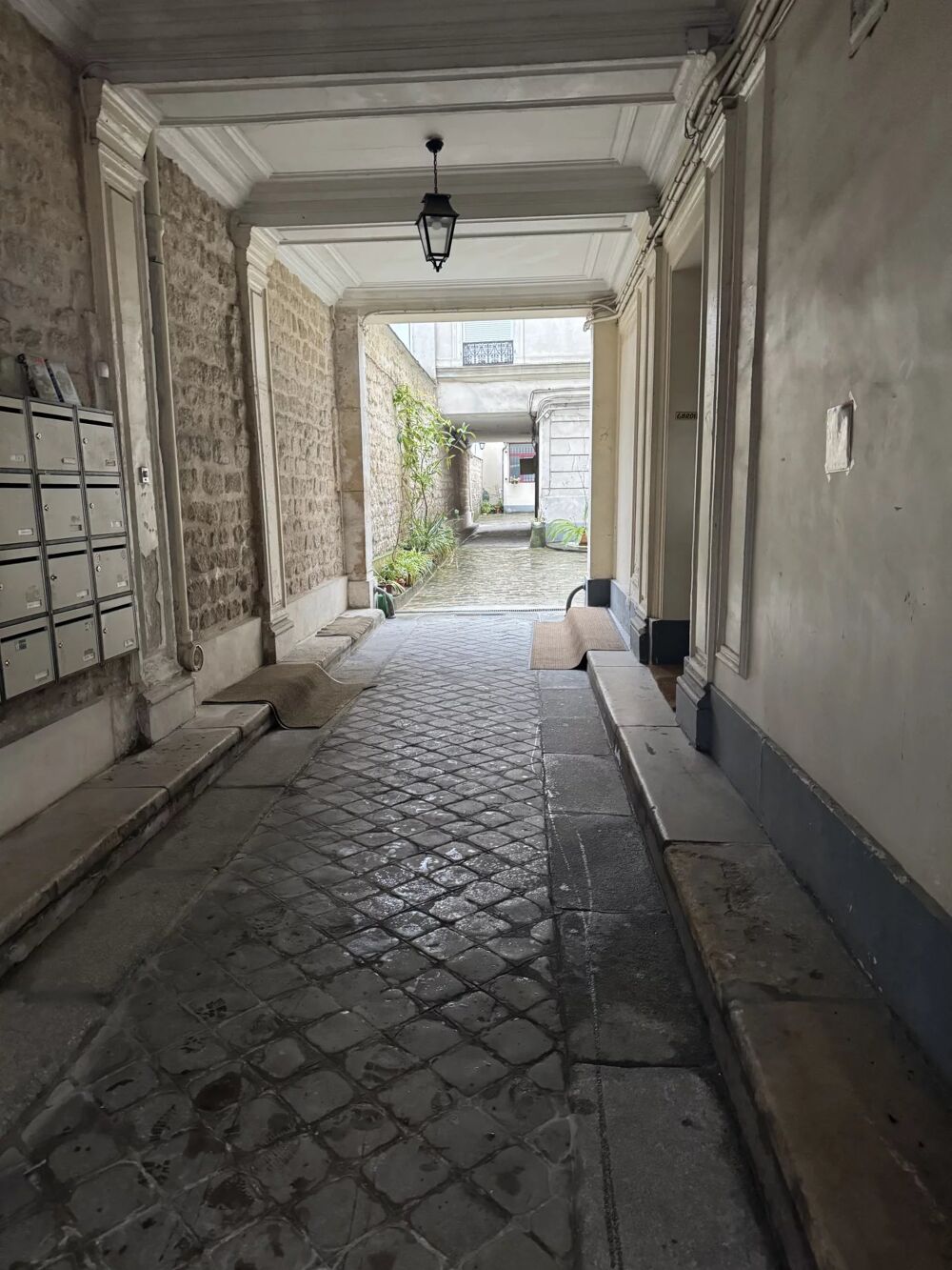 Vente Appartement 2 pièces au RDC , 3,20 m de hauteur sous plafond Paris 19