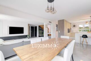  Maison à vendre 8 pièces 241 m²