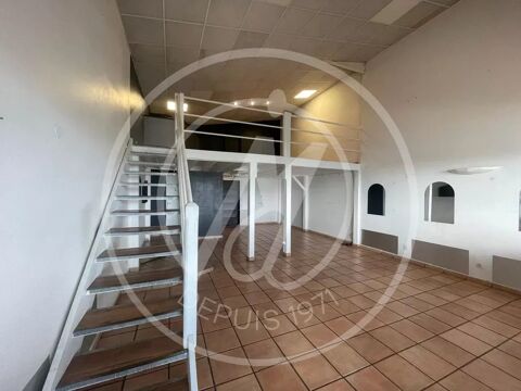 A LOUER Local commercial ou bureau en &eacute;tage &agrave; Moudong 1125 97122 Baie-mahault