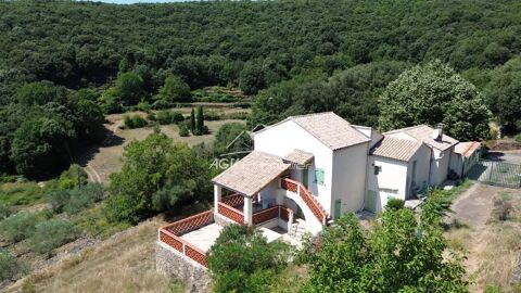   Propri�t� avec deux maisons sur environ 12 hectares de terrain Maison - 83 m�