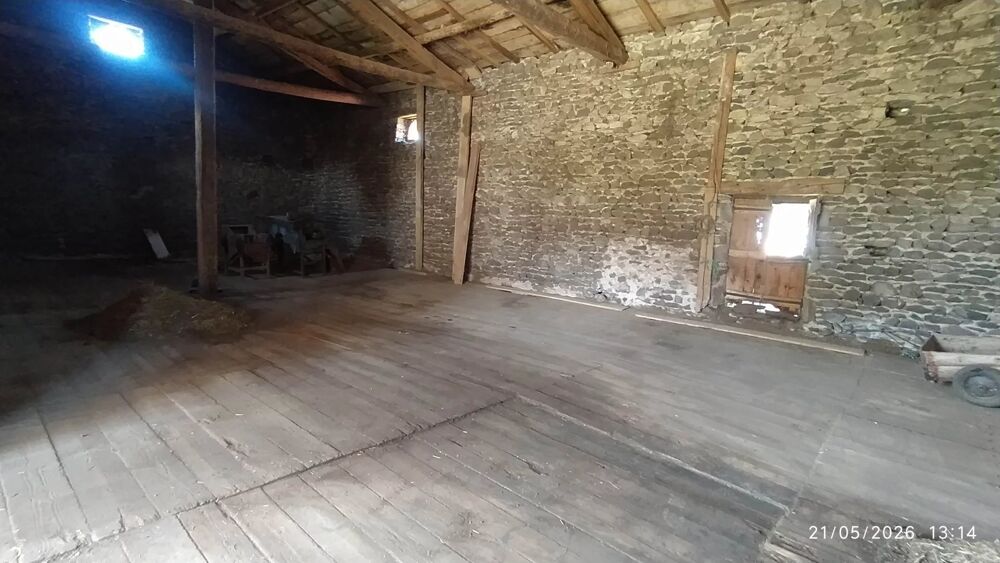 GRANGE EN PIERRES AVEC GRAND TERRAIN