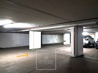  Parking / Garage à vendre 