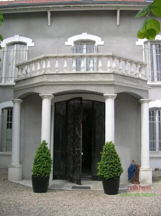  Maison � vendre 8 pi�ces 305 m�