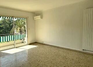 Location Appartement Deux pièces vide de 50m² avec cave et terrasse de 12m² Antibes