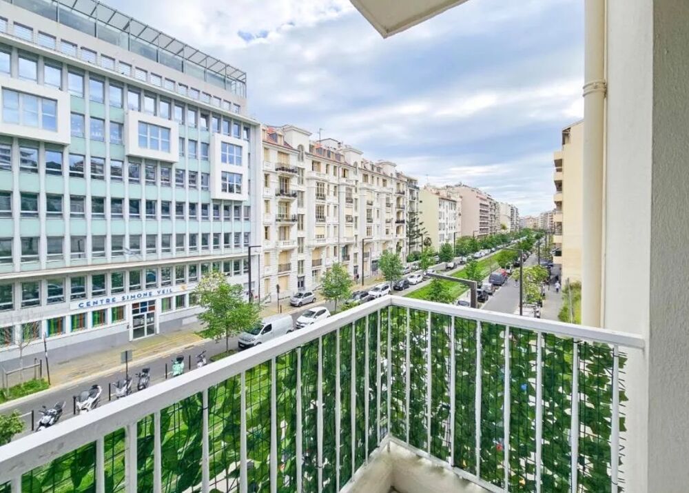 Location Appartement Magnifique 4 pièces avec deux salles d'eau situé à deux pas de l Nice