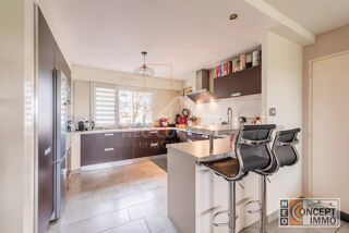  Appartement à louer 4 pièces 79 m²