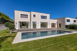  Villa  vendre 8 pices 280 m