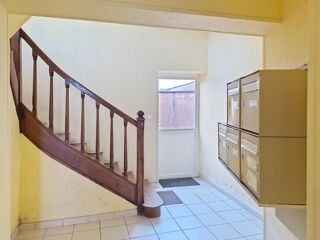  Immeuble à vendre 15 + pièces 358 m²