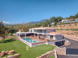  Maison à louer 9 pièces 550 m²