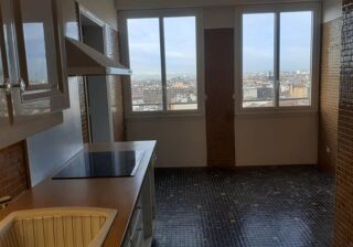 Appartement à louer 3 pièces 108 m²