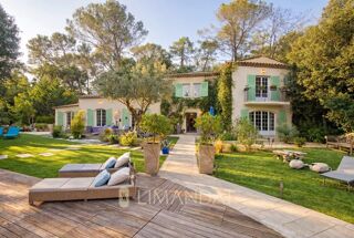  Villa à vendre 7 pièces 260 m²