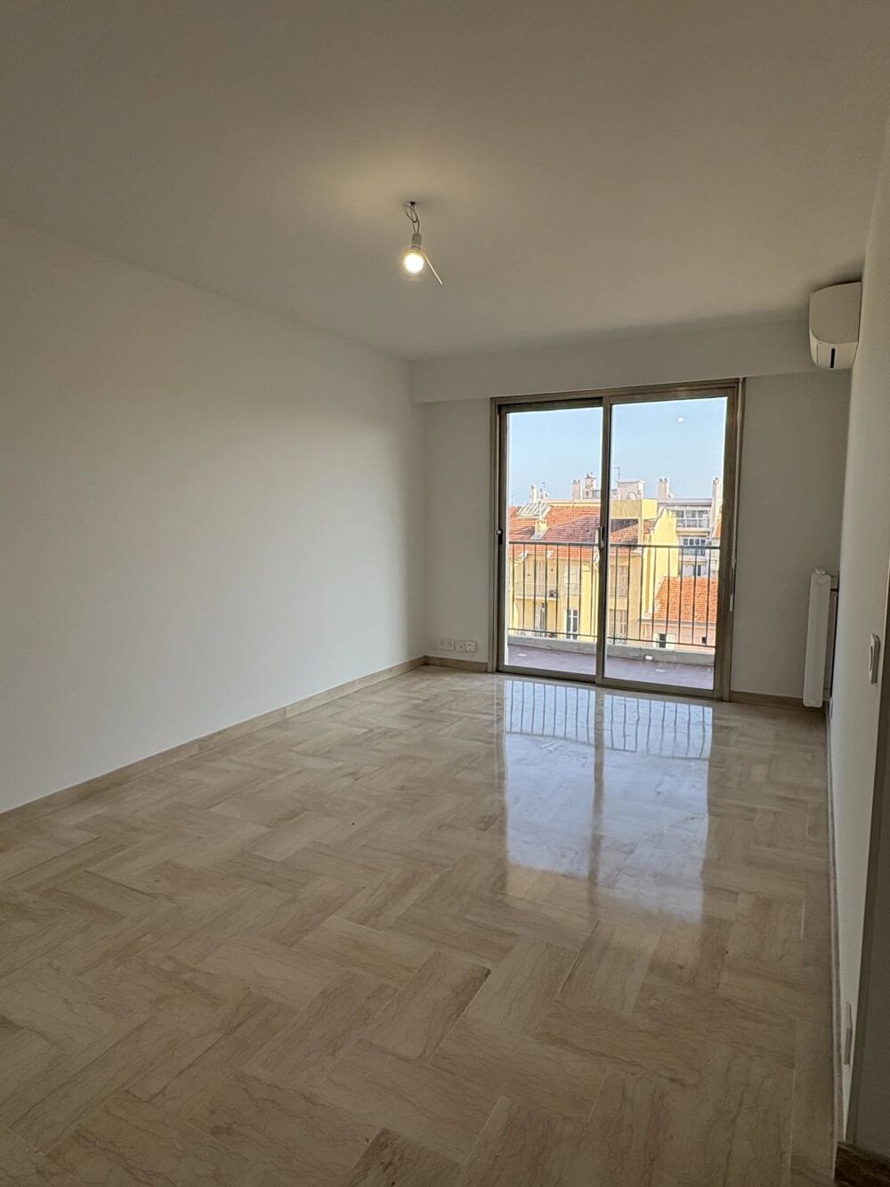 Location Appartement Deux pièces de 47m² avec balcon et cave Nice