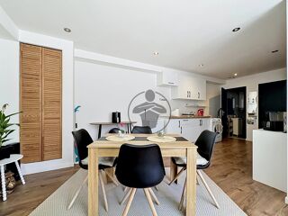  Immeuble à vendre 6 pièces 222 m²