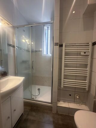  Appartement à louer 2 pièces 45 m²