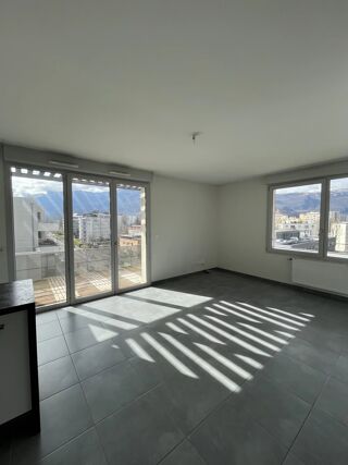  Appartement à louer 3 pièces 61 m²