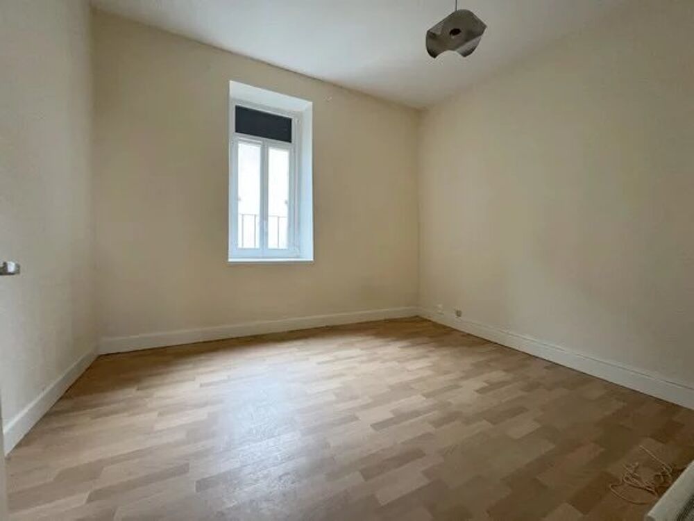 Maison avec un garage de 65m²