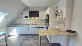  Appartement à louer 4 pièces 100 m²
