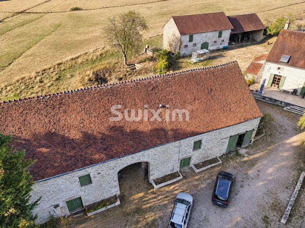 Vente Maison UN DOMAINE À IMAGINER – 4 BÂTIMENTS SUR PRÈS DE 4 HECTARES CLOS Magny-lormes