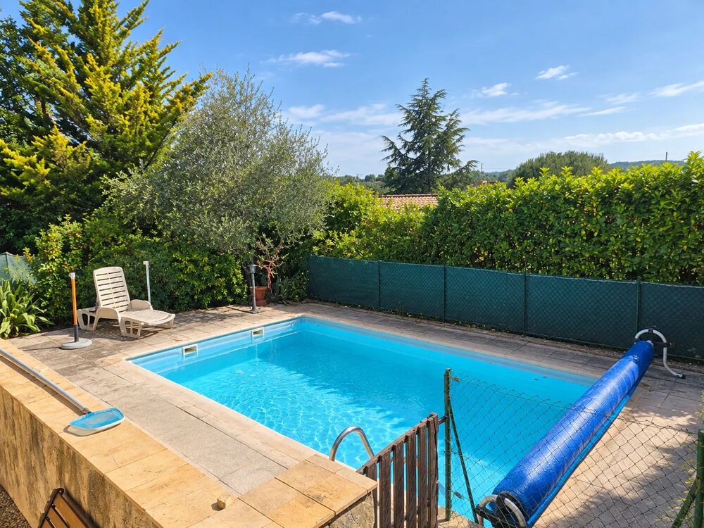 Villa provençale avec piscine, garage et vue dégagée à pied du v