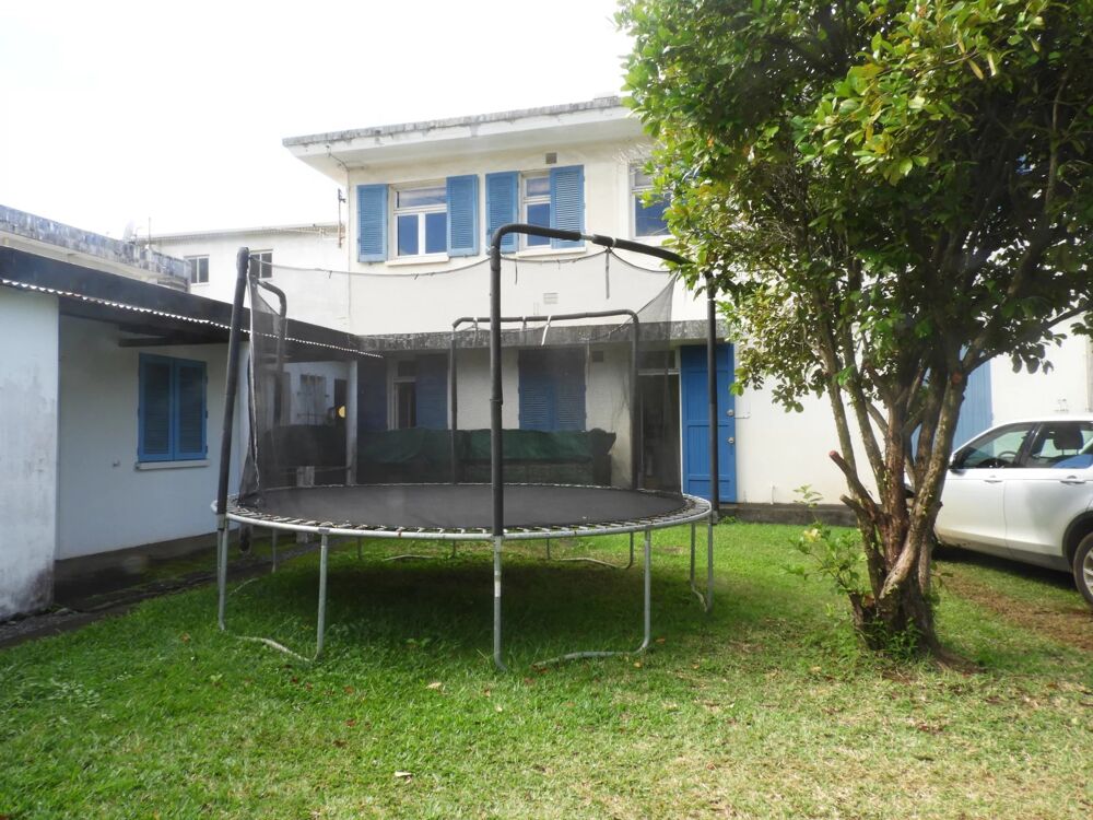 Maison - 10 pièces - 200 m²