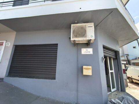 Local SAINT-PIERRE - 45 m&sup2; 850 97410 Saint-pierre