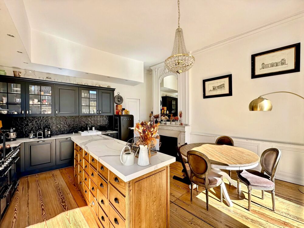 CHARTRONS  APPARTEMENT DE 133 M²  RÉNOVATION DARCHITECTE