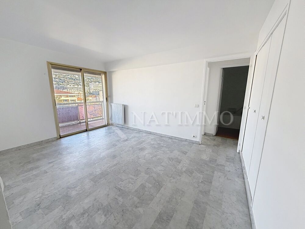 BANANE  2 P EN ÉTAGE ÉLEVÉ AVEC TERRASSE DE 13 M²