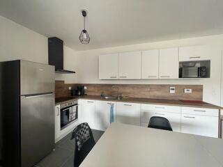  Appartement à louer 3 pièces 61 m²