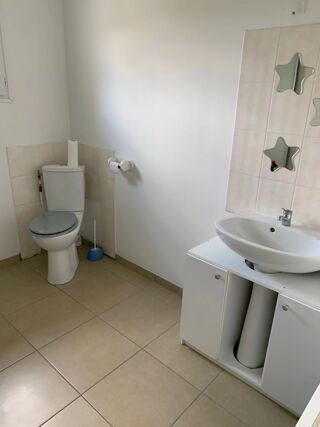  Appartement à louer 4 pièces 80 m²