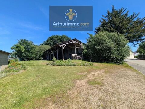   EXCLUSIVITÉ, HANGAR AVEC TERRAIN CONSTRUCTIBLE DANS LE CENTRE DE 