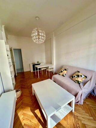 Location Appartement Deux pièces de 54m²  avec balcon Nice