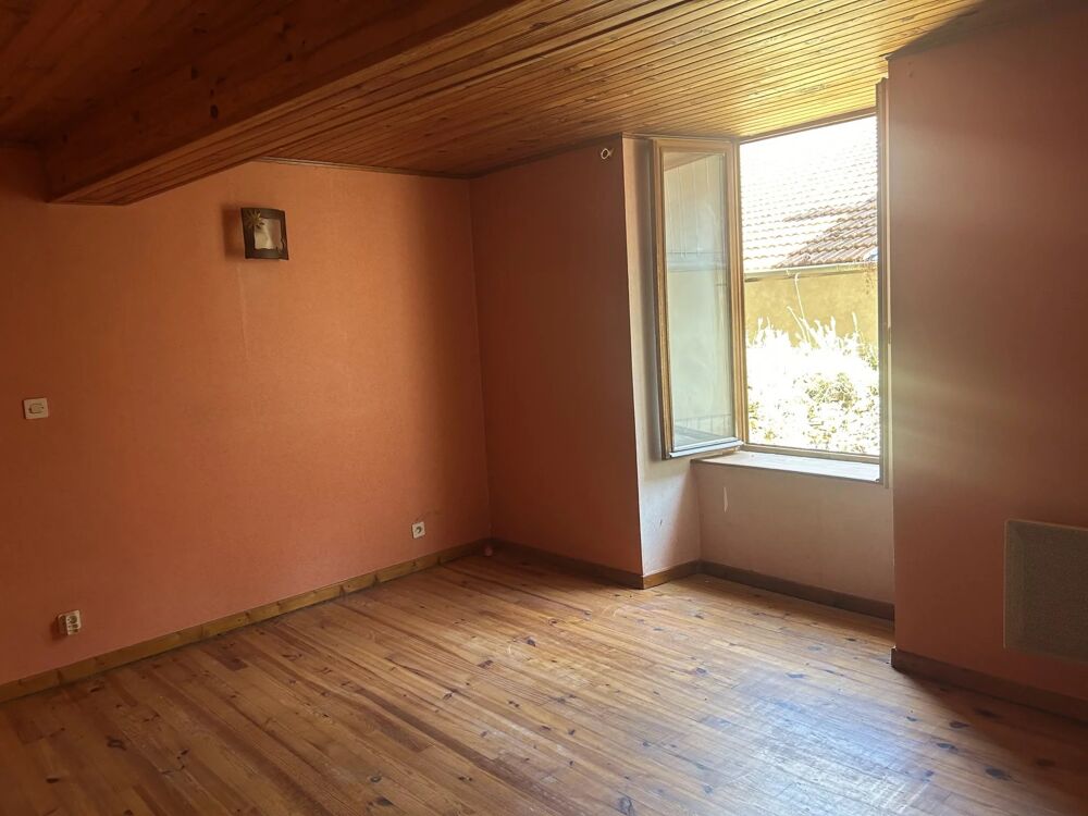 Maison de 117 m² à Ardes  Fort potentiel d'aménagement