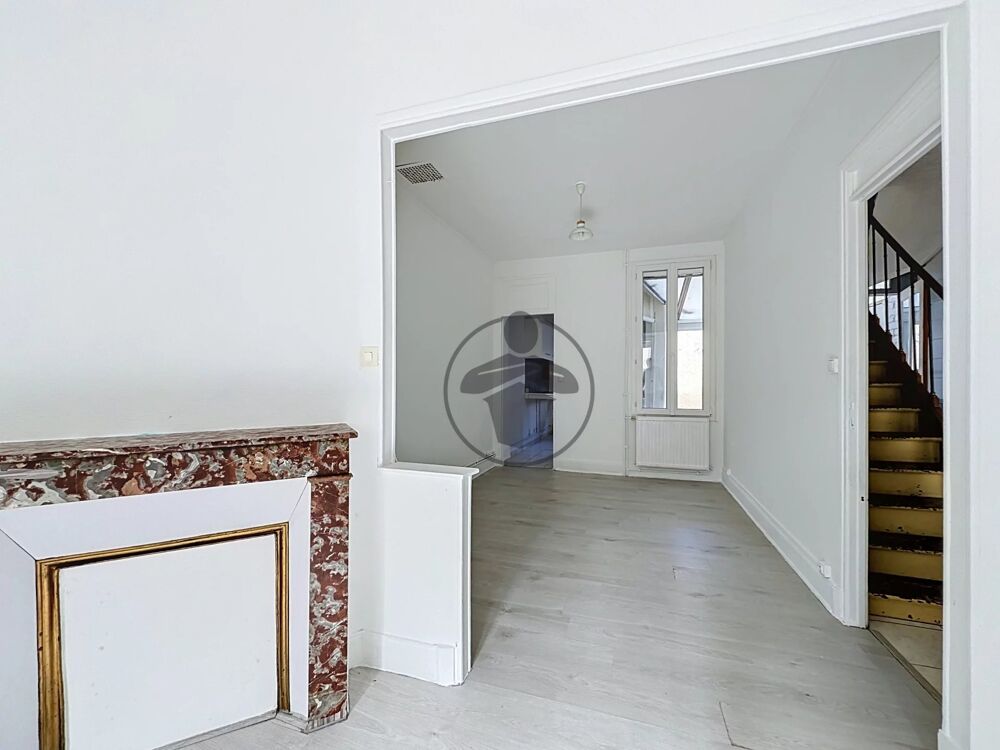 Vente Maison Maison de ville 2 chambres et cour Saint-quentin