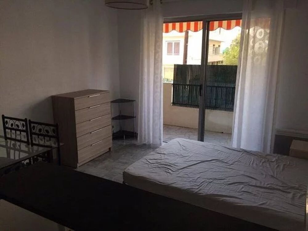 Location Appartement Studio de 27m² avec terrasse et parking Golfe-juan